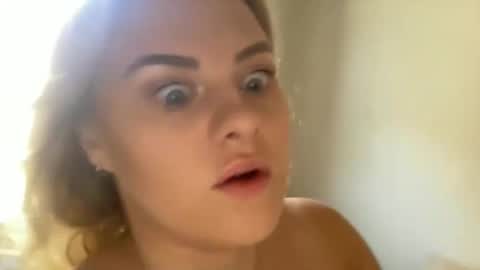 Snapshot of tigoldbitties11 chatting on February 11, 3:40 am Lexi online show from February 11, 3:40 am