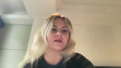 Snapshot of tigoldbitties11 chatting on January 12, 7:21 am Lexi online show from January 12, 7:21 am