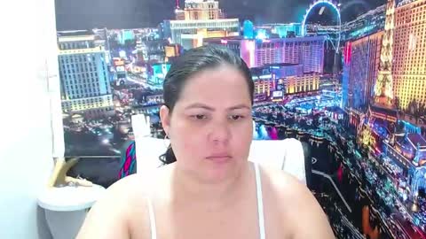 Tila online show from May 25, 7:02 pm