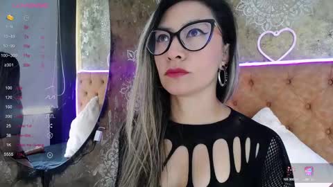 TILA TEQUILA online show from January 20, 12:39 pm