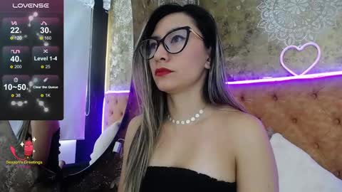 TILA TEQUILA online show from January 18, 12:15 pm