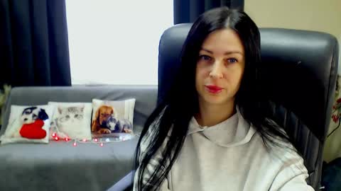 Luisa online show from May 6, 7:56 am