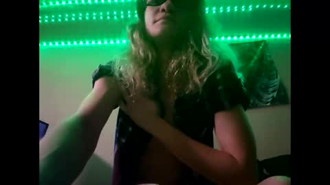 timidtinytightcarpetmuncher online show from October 20, 5:54 am