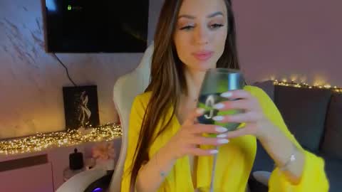 Helen online show from October 27, 8:03 pm