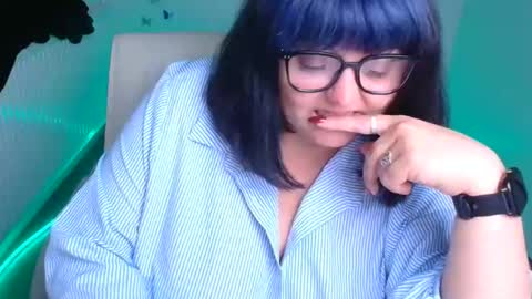 Tina online show from October 3, 1:38 pm