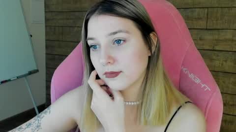 TinaBurton online show from May 10, 4:31 pm