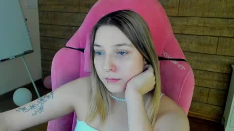 TinaBurton online show from May 4, 5:28 pm