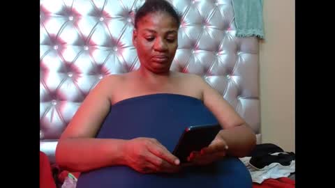 Snapshot of tinagiant chatting on September 11, 10:26 am tinagiant online show from September 11, 10:26 am