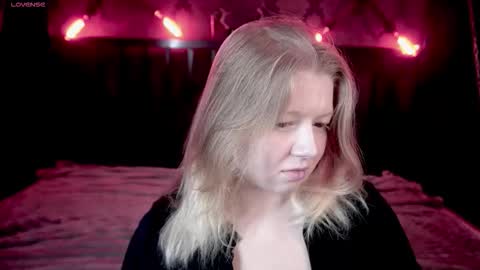 TinkerrBelll online show from October 11, 7:27 pm