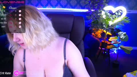 TinkerrBelll online show from January 13, 5:44 am