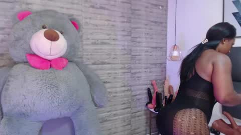 Tinna Goddess online show from May 6, 4:11 pm