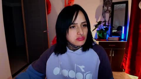 I AM BELLA  ----------- follow my  IG  TINNS 69 online show from October 17, 2:37 am