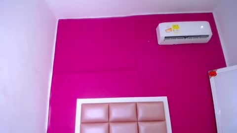 tiny_sexy_ebony online show from December 11, 9:01 pm