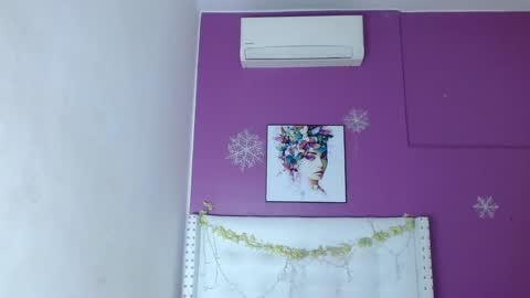 tiny_sexy_ebony online show from December 27, 9:00 pm