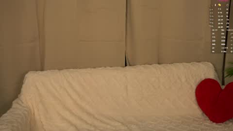 Annie online show from April 6, 8:43 pm