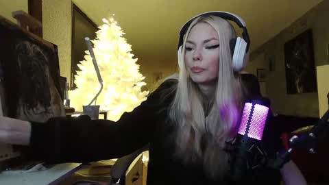 stage Kylie Sinner  brand CLITBAIT online show from January 14, 2:40 am
