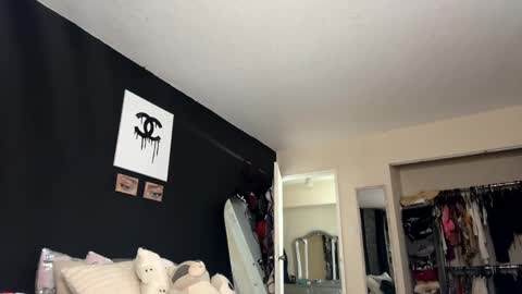 stage Kylie Sinner  brand CLITBAIT online show from November 23, 11:06 pm