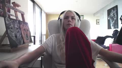 stage Kylie Sinner  brand CLITBAIT online show from October 5, 4:45 pm