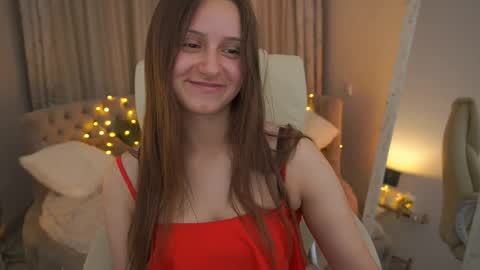 tinynataliee online show from May 23, 9:57 pm