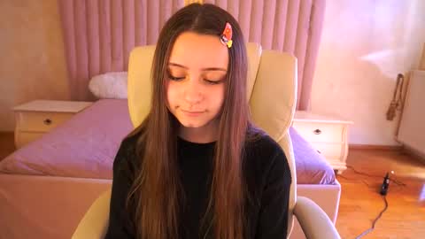 tinynataliee online show from March 5, 7:48 am