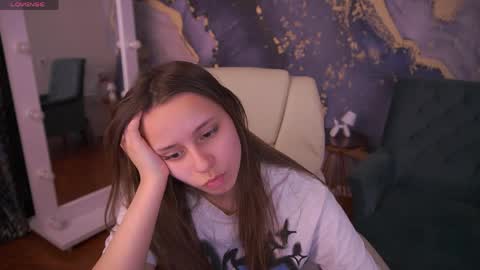 tinynataliee online show from May 1, 2:20 pm