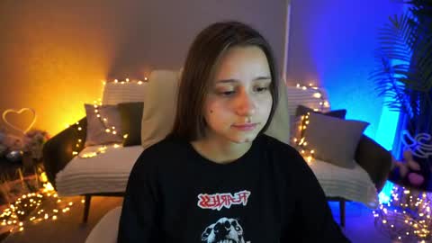 tinynataliee online show from May 18, 4:18 am
