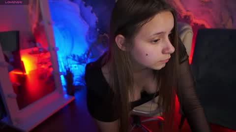tinynataliee online show from May 15, 11:40 pm