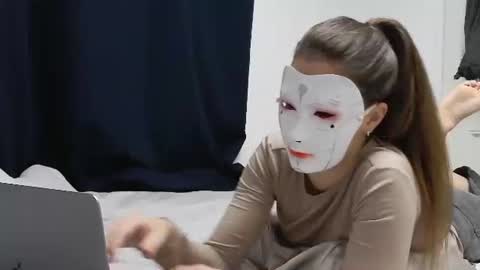 Tinks online show from April 3, 11:47 pm