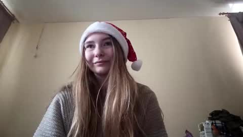 Hi Im Carry 18 years old online show from January 7, 9:12 am