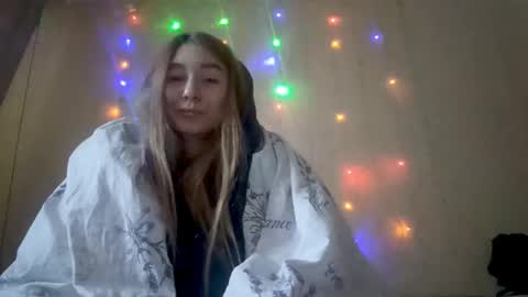 Hi Im Carry 18 years old online show from December 23, 6:17 am