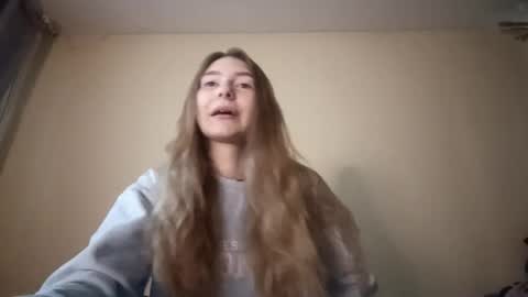 Hi Im Carry 18 years old online show from December 5, 6:46 am