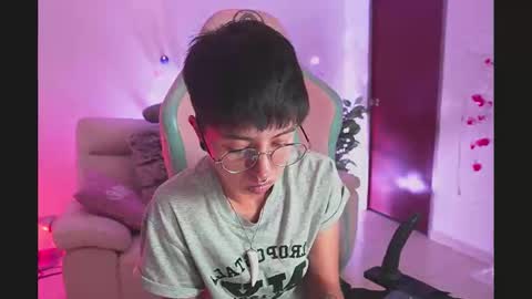 Snapshot of tommy_blue1 chatting on October 1, 1:43 am Blue online show from October 1, 1:43 am