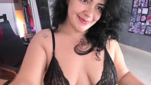 lady blue online show from January 24, 10:30 pm
