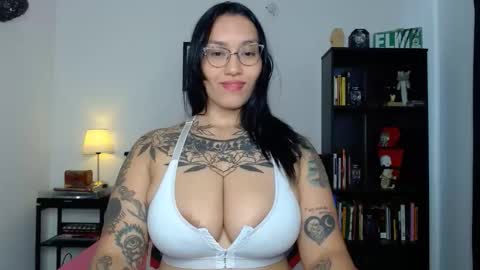 toothyy online show from May 11, 1:13 pm