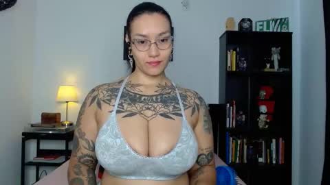 toothyy online show from May 18, 12:22 pm
