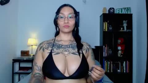 toothyy online show from May 16, 12:02 am