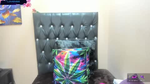 toxicfantasy4u online show from May 19, 7:43 pm