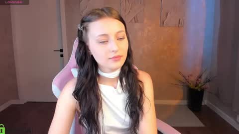tracey_gill online show from May 26, 9:30 am