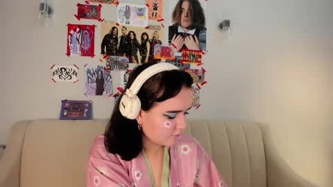 Call me Tracy online show from December 5, 4:30 pm