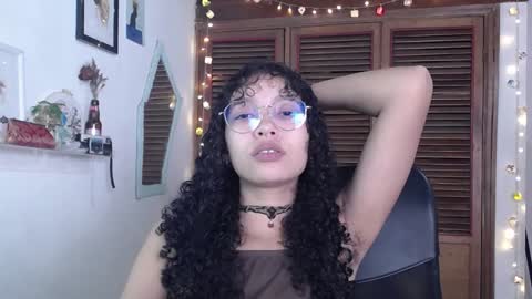 Snapshot of treasuresz chatting on January 25, 5:48 pm Emily online show from January 25, 5:48 pm