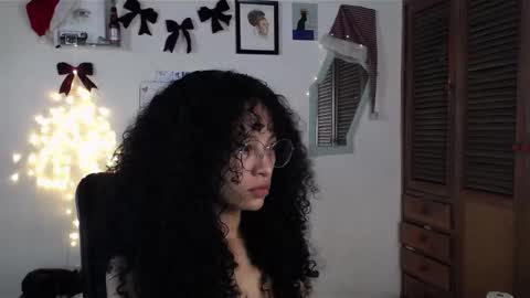 Snapshot of treasuresz chatting on December 13, 5:21 pm Emily online show from December 13, 5:21 pm