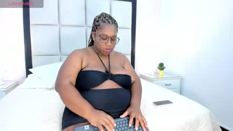 Treisy Vixen big ass online show from June 22, 3:25 am