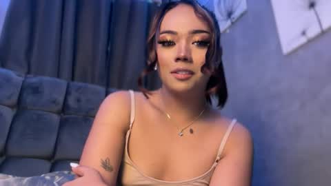 trexie_fucks15 online show from May 28, 9:40 am