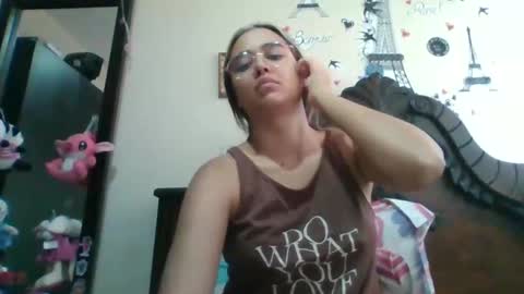 triana_bell online show from February 12, 3:17 pm