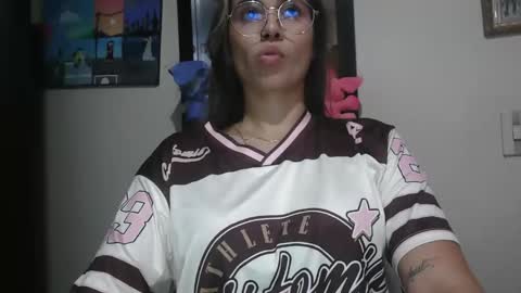 triana_bell online show from May 4, 12:36 am