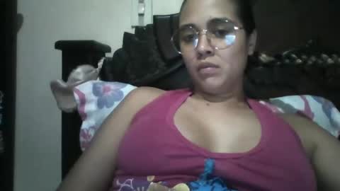 triana_bell online show from January 28, 3:04 am