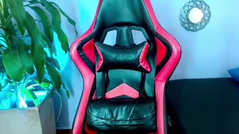 triana_crimson online show from October 20, 10:13 pm