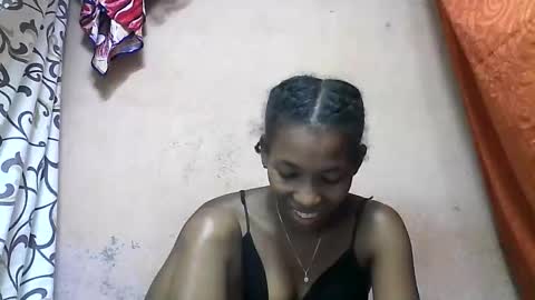 tricia9794 online show from April 4, 4:39 pm