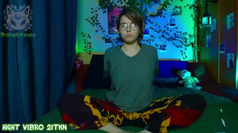 trickykitsune online show from May 11, 4:04 pm