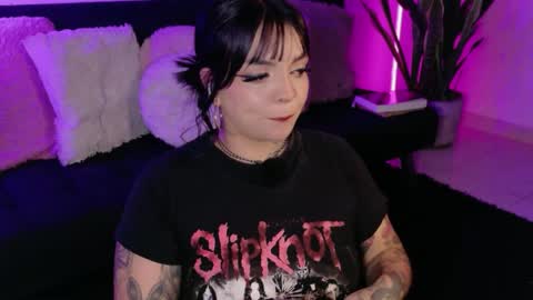 Val martinez  online show from May 18, 4:07 am